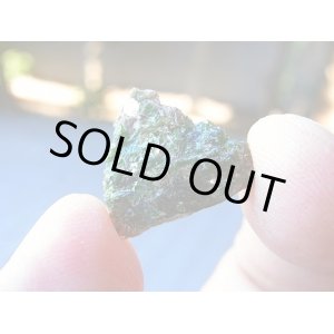 画像: 【クリアランス価格50％OFF 10,000円→5,000円】モザンビーク産マイクロライト（Fluorcalciomicrolite）原石結晶 31.5カラット