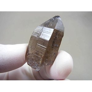 画像: ベトナム・タインホア産ブラックトルマリン入りスモーキー水晶 17.0g