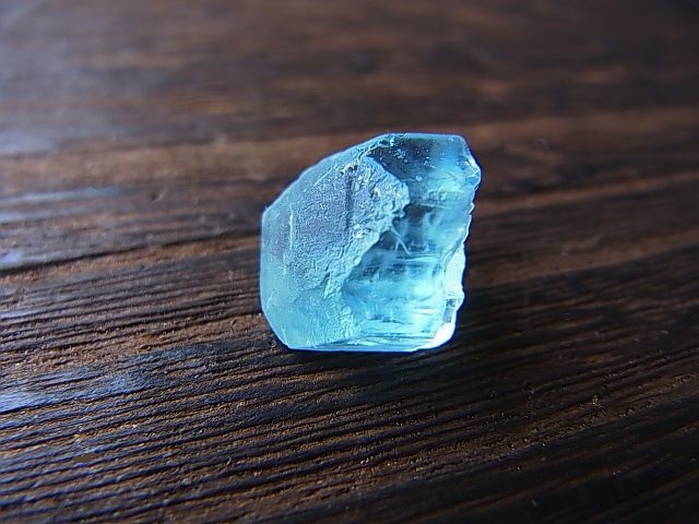 アクアマリン　原石、結晶