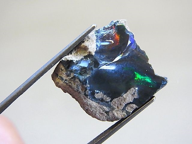エチオピアンブラックオパール原石 14.6カラット - パーフェクト