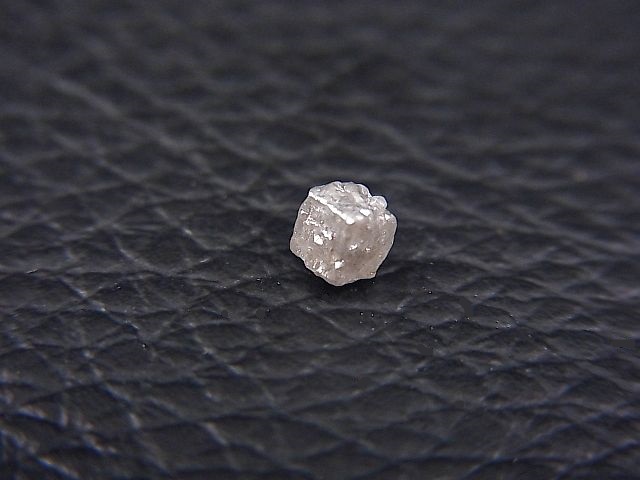 ボツワナ産六面体天然ダイヤモンド原石 0.2カラット - パーフェクト