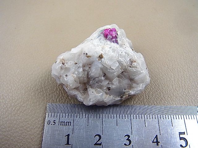 画像: ウラル産ルビー原石 27.4g