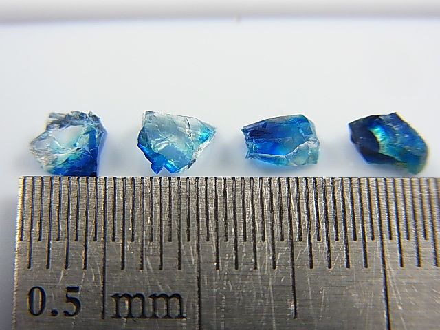 画像: ジンバブエ産ユークレース結晶原石 4点セット トータル 1.0カラット