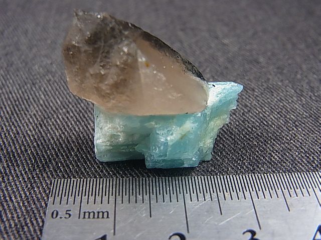 画像: ベトナム・タインホア産アクアマリン付きスモーキー水晶（ブラックトルマリン付き） 10.5g