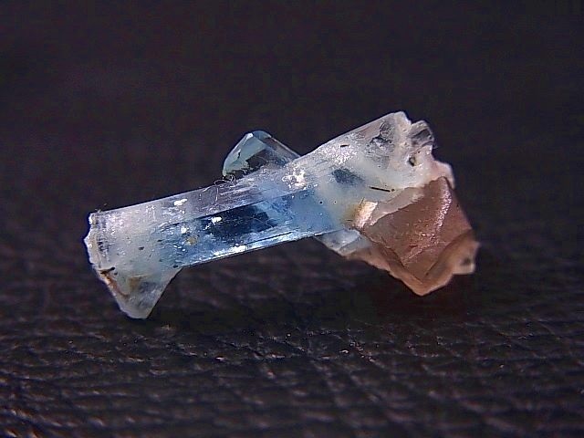 画像: ベトナム・タインホア産アクアマリン付きスモーキー水晶 0.8ｇ