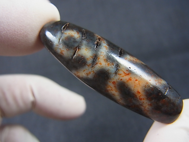 画像: ヴィンテージ：「貴人一眼」（赤朱砂入り）西蔵天珠 直径約13.5×44mm