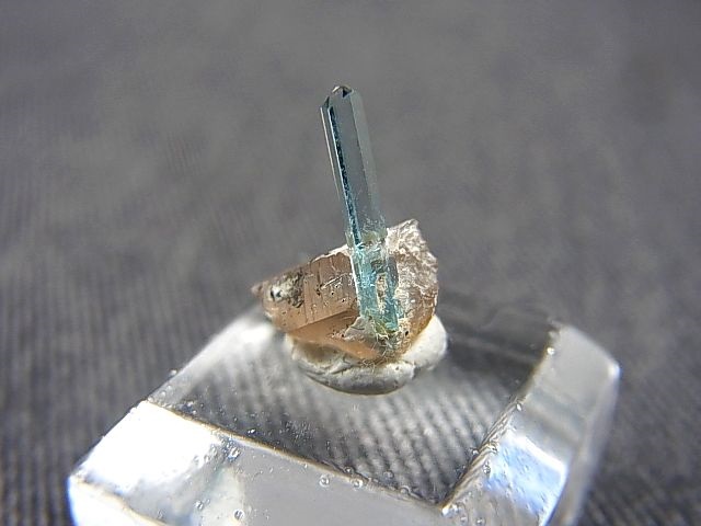 画像2: ベトナム・タインホア産アクアマリン付きスモーキー水晶 0.2g